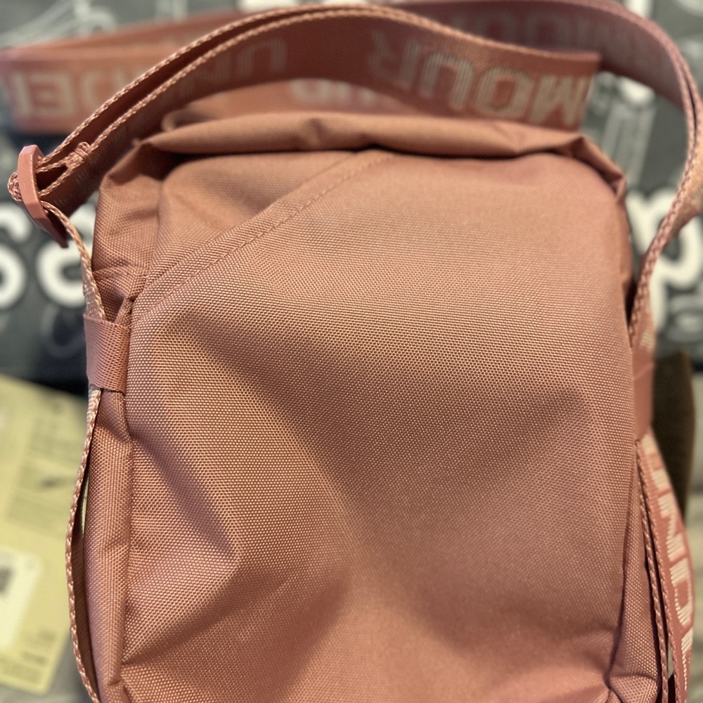 Under armour two in one backpack crossbody 4L NWT - Picture 4 of 5